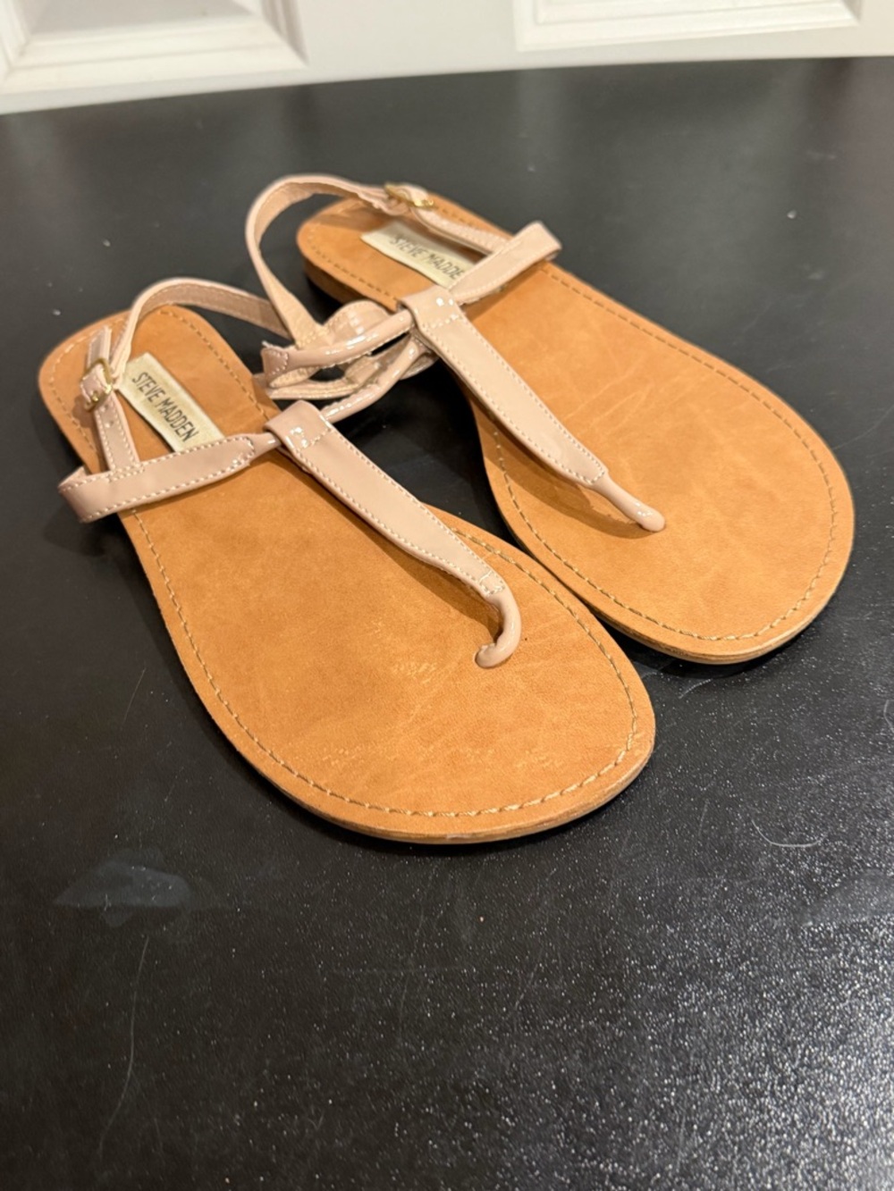 Steve Madden Patent Nude T-Strap Flat Sandals size 8